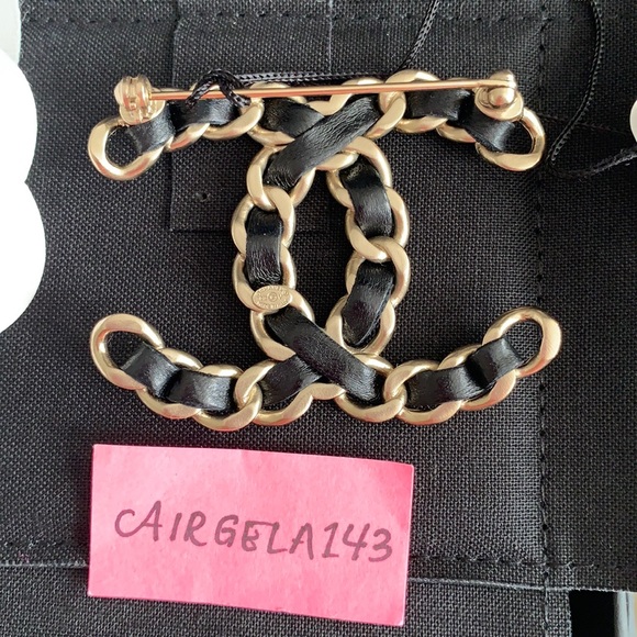 Chanel Classic Brooch Interwoven Leather - Picture 4 of 11
